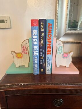 Wooden Llama Bookends - Pastel Pink & Mint